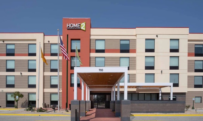 Roswell Hotel | Sun-soaked Stay: 3 Family-friendly Units w/Kitchenette and FREE Breakfast.