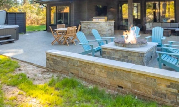 Cle Elum House | Suncadia 4 Bdrm Home Beautiful Floor to Ceiling Fireplace