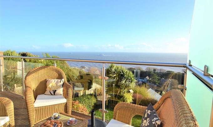 Ventnor Cottage | Suncliff - a house that sleeps 6 guests in 3 bedrooms