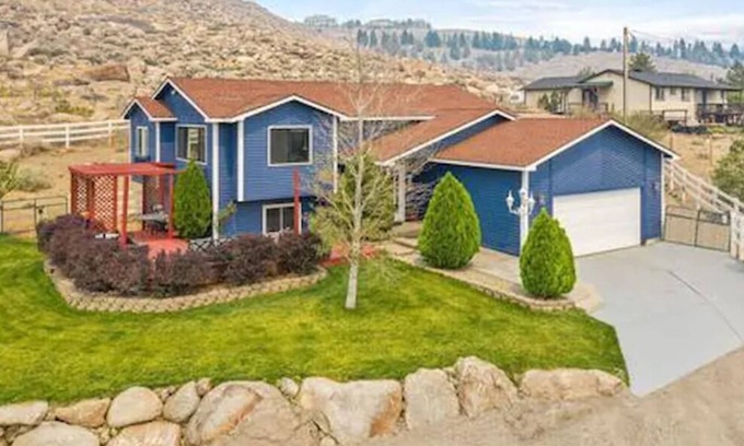 Reno House | Sunflower Vista