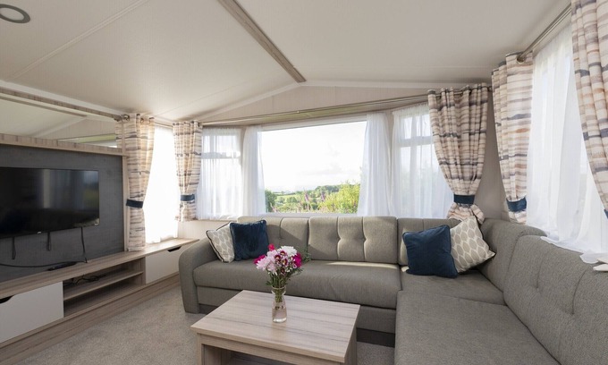 Looe House | Sunking Caravan by Belvilla