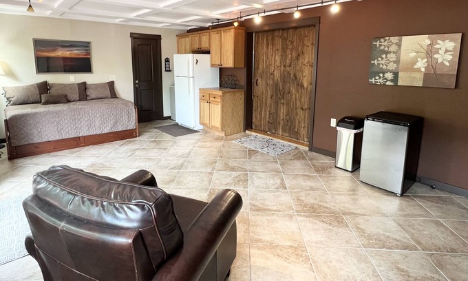 Sunland Estates House | Sunland Estates Home - Columbia River Views - Minutes to the Gorge Amphitheater!