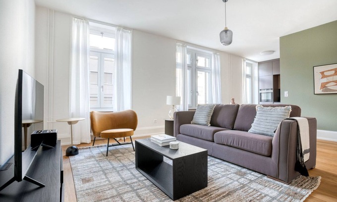 Gundeldingen Apartment | Sunlit Gundeldingen 3 Room w/Storage, nr Basel Main Stn, by Blueground