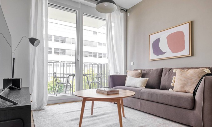 Tiergarten Apartment | Sunlit Mitte 1BR nr Potsdamer Platz, by Blueground