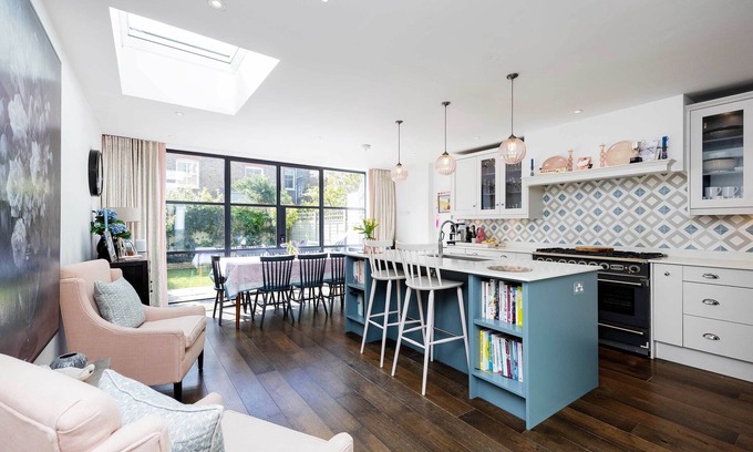 Wandsworth House | Sunlit Symphony, by Veeve