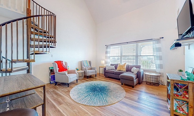 Gulf Shores Condo | Sunlit, two-story condo with pool, walk one block to the beach