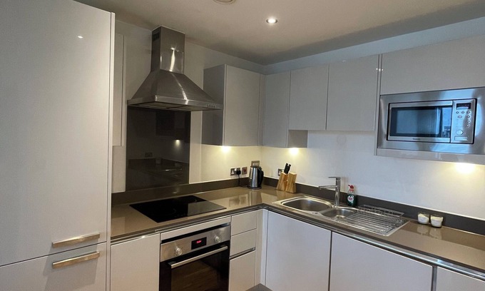 Lewisham Apartment | Sunny 1-Bed Flat, Near Greenwich and Deptford