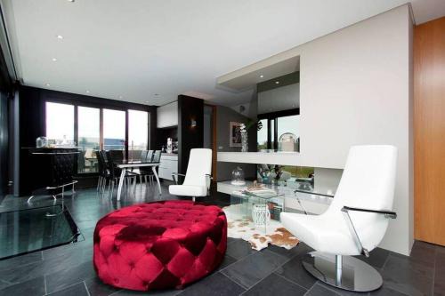 Kopavogur Villa | Sunny and Spacious Luxury House