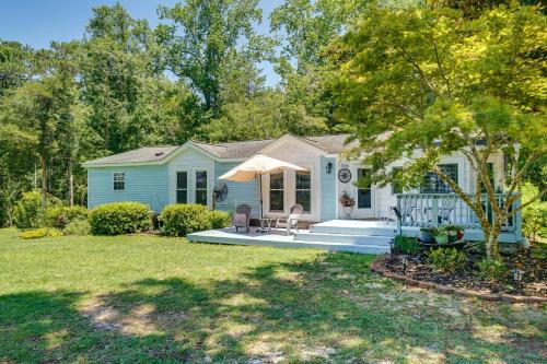 St. James House | Sunny Bolivia Home with Spacious Yard!