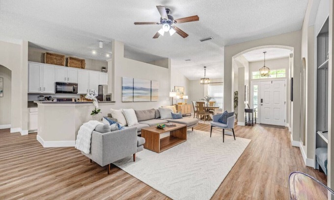 Northside Apartment | Sunny, Family Friendly, Pool, Near JAX Attractions
