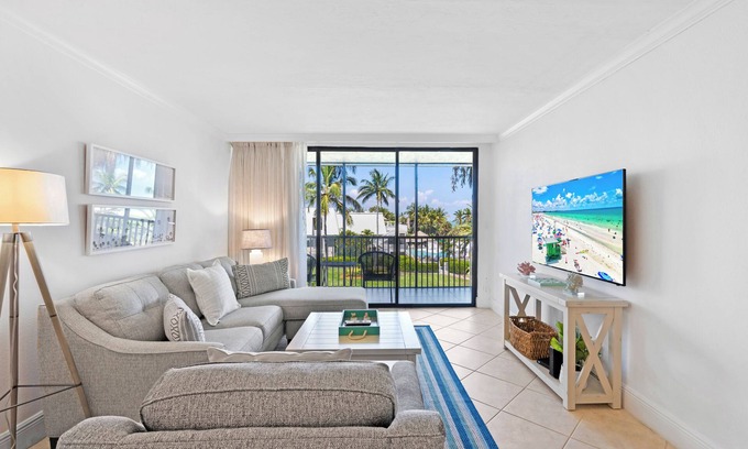 Sanibel Hotel | Sunny Getaway on Sanibel Island with Gulf Views, Nature Trails, Kayaking