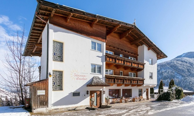 Oberau House | Sunny holiday apartments for groups and families