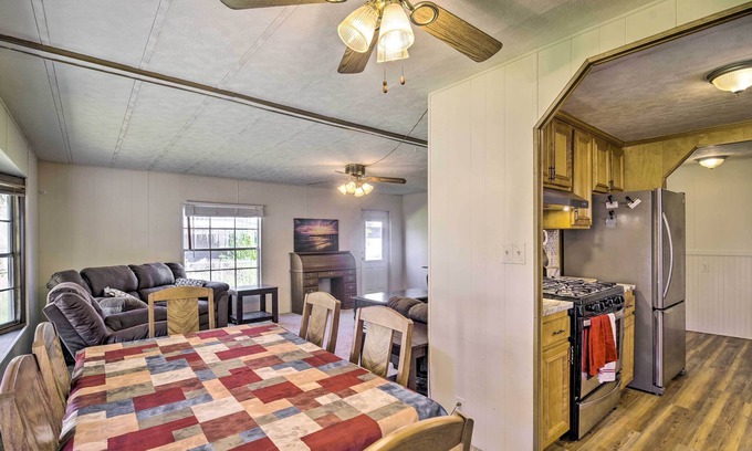 West Melbourne House | Sunny Melbourne Getaway - 9 Mi to Beaches!