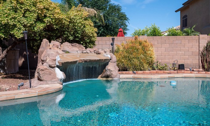 Canyon Trails House | Sunny Oasis Retreat - by HomeSlice Stays