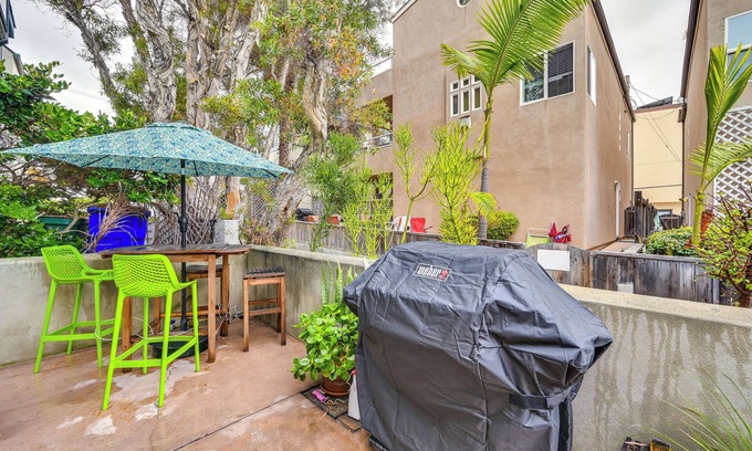 Mission Beach House | Sunny San Diego Home w/Patio - Steps to Beach!