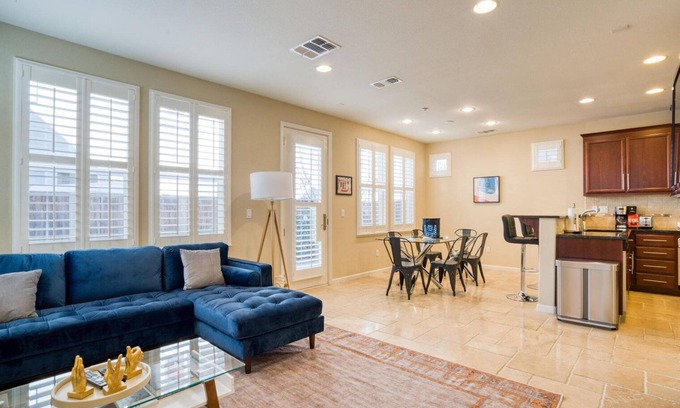 Santa Clara House | Sunny Santa Clara 4BR Home w/A/C, close to Global Cuisine, by Blueground