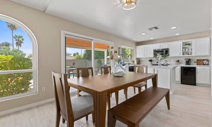 La Paz At Desert Springs House | Sunny Scottsdale Paradise - 4bd/2ba with sparkling pool