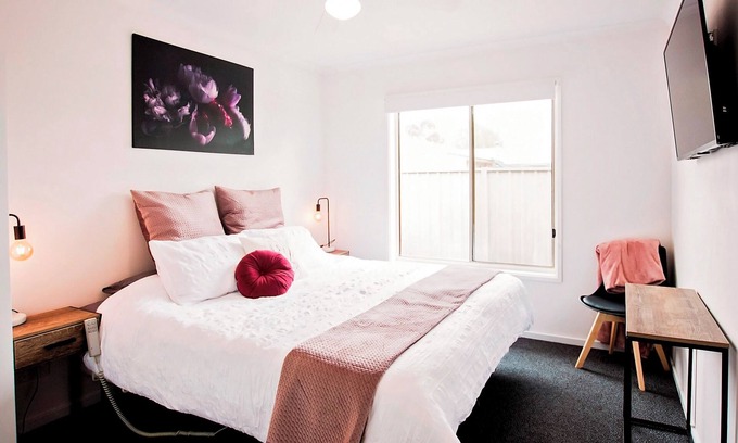 Echuca House | Sunny Shackell. Echuca Moama Holiday Accommodation