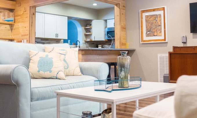 Beachway Estates House | Sunny Side Home - 2/2 with Pool and Rustic touches