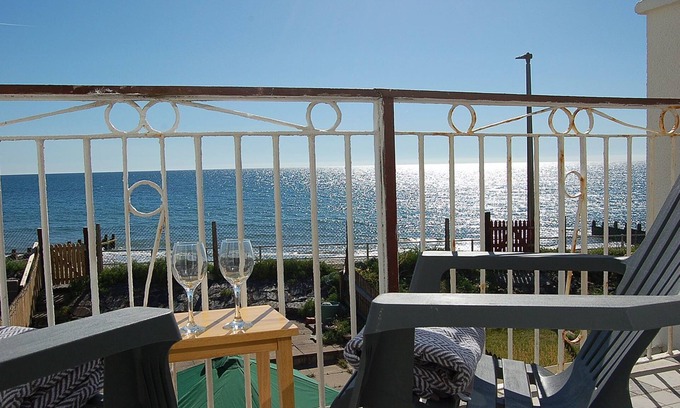 Tywyn House | Sunny Side Up Beach House in Tywyn