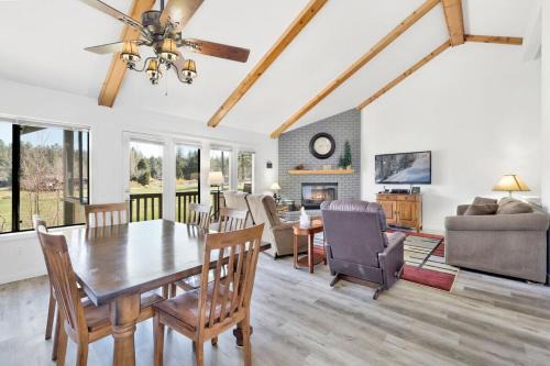 Big Bear Lake House | Sunny Side Up - Golf & Ski Townhouse at Bear Mountain Resorts
