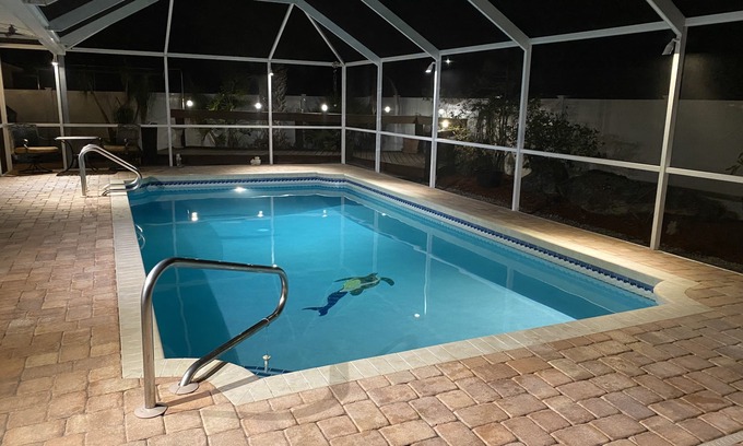 South Venice House | Sunny Venice villa w/heated pool and lanai, kayaks, close to beach and downtown