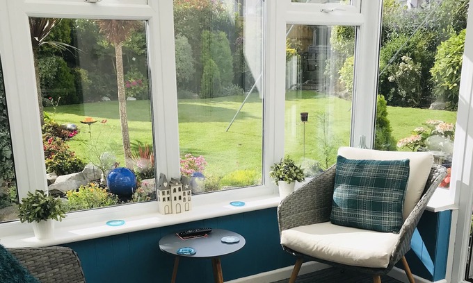 Prestatyn House | Sunnyside - Stunning Seaside Home with Hot Tub