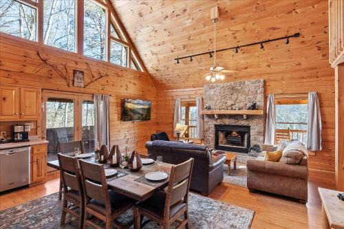 Gatlinburg - Pigeon Forge House | SunnySierra Cabin