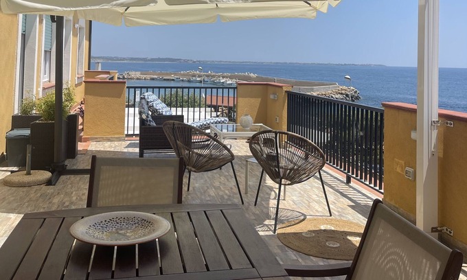 Le Castella Bed & Breakfast | SUNRISE B&B LE CASTELLA
