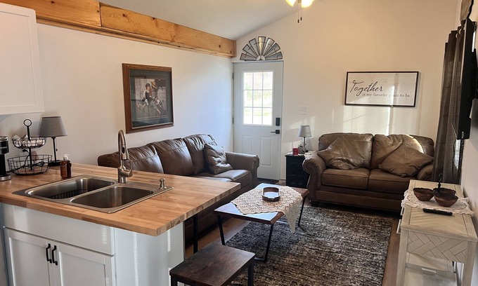 Johnston City Cabin | Sunrise Cabin