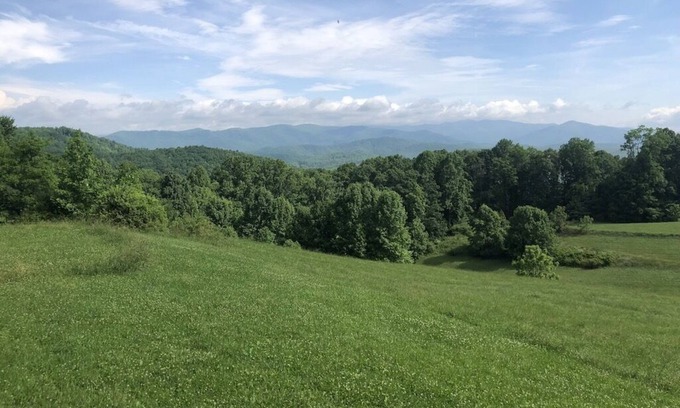 Lake Toxaway Cottage | Sunrise Cottage: Unique farmhouse unit sleeps 4
