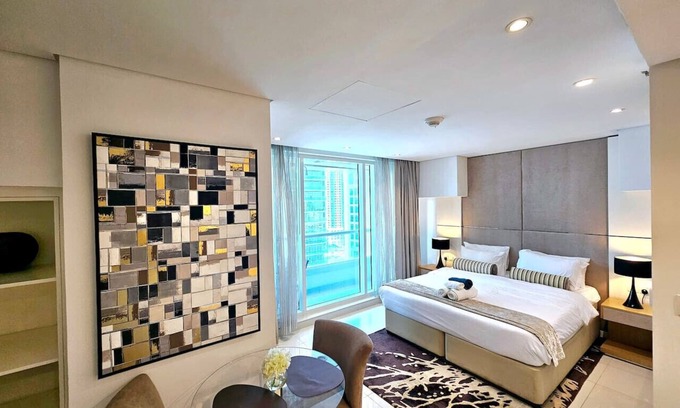Downtown Dubai Apartment | Sunrise Homes - Chic Studio close to Dubai Mall with Canal Views