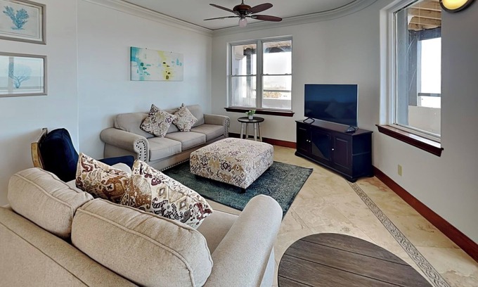 San Jacinto Condo | Sunrise On The Seawall #2 | Gulf Views +