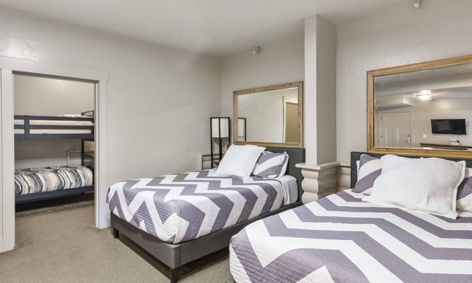 Harbor Village Condo | Sunrise Resort Room #106 | 2 Bed, 1 Bath
