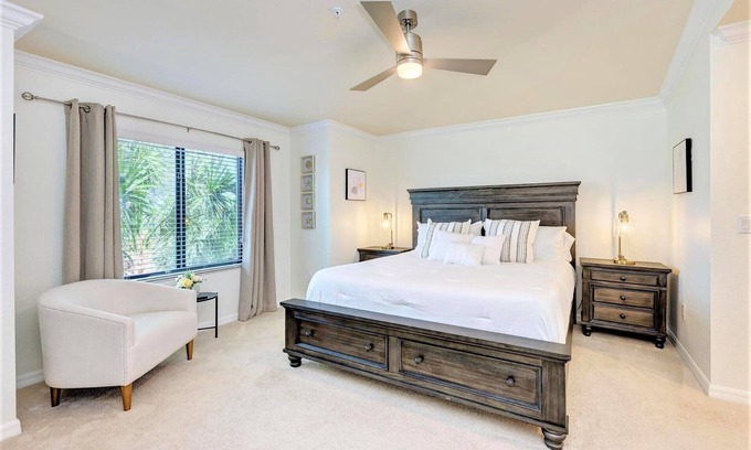 Lakewood Ranch Condo | Sunrise/Sunsets Views - King/Queen- Pet Friendly - Golf and Lake views