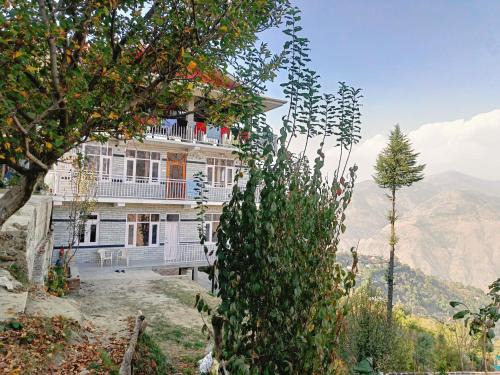 Kotgarh House | Sunrise View Homestay