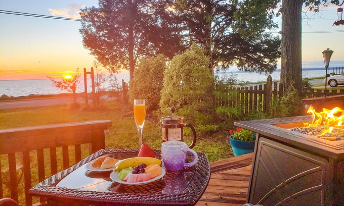 Colonial Beach House | Sunrise Waterfront Potomac Beach Haus near Two Beaches