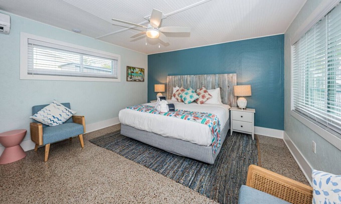 Sunset Beach Hotel | Sunset beach- Boutique hotel- Large dock!