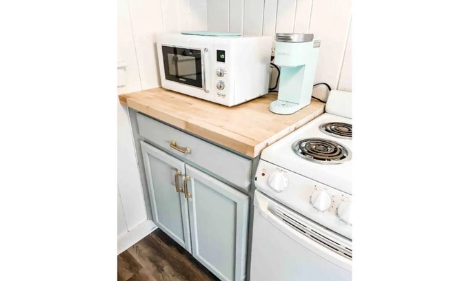 Treasure Island Cottage | Sunset Beach Cabana 100 steps to the Beach