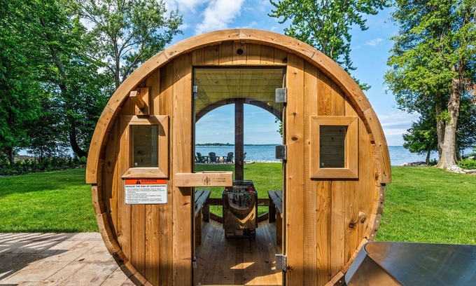 Sturgeon Bay House | Sunset Cove Fall & Winter retreat | Lakefront | Sauna | Hot Tub