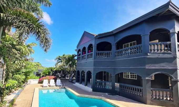 Boegoeroei Villa | Sunset Heights by Bocobay | Vibrant Party Palace