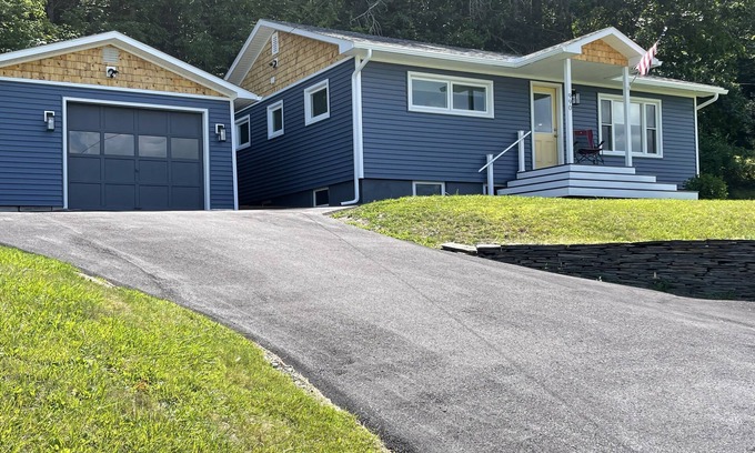 South Barre House | Sunset Meadow