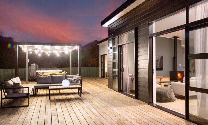 Martinborough House | Sunset On Syrah, Martinborough