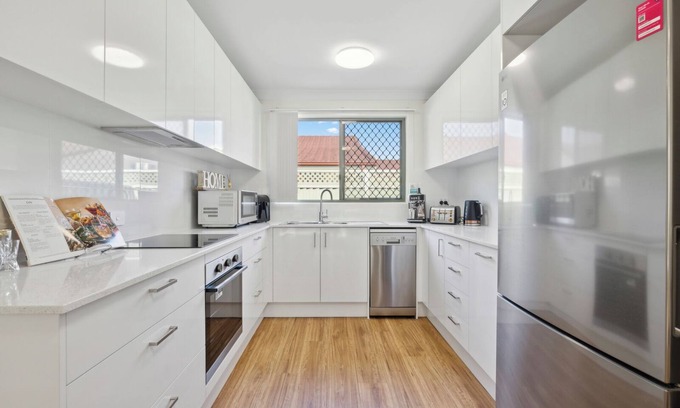 Coffs Harbour Apartment | Sunset Palms & Studio Family & Pet-Friendly Coastal Retreat