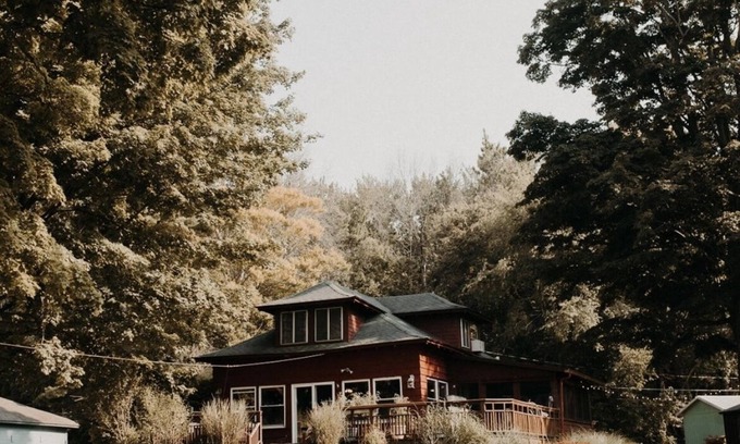 Canastota Cottage | Sunset Paradise- Private lakehouse w/350 ft. waterfront!