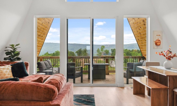 Chattanooga Valley Cabin | Sunset Peak | Gorgeous A-Frame Cabin | Bluff Views | Hot tub!