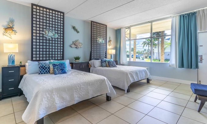 Ruskin Condo | Sunset Retreat in Little Harbor - Walking distance to the beach!