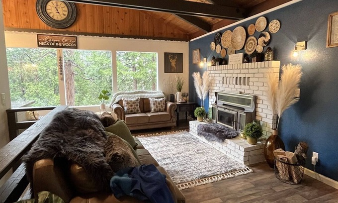 Mi-Wuk Village Cottage | Sunset Retreat! Pet friendly mountain house