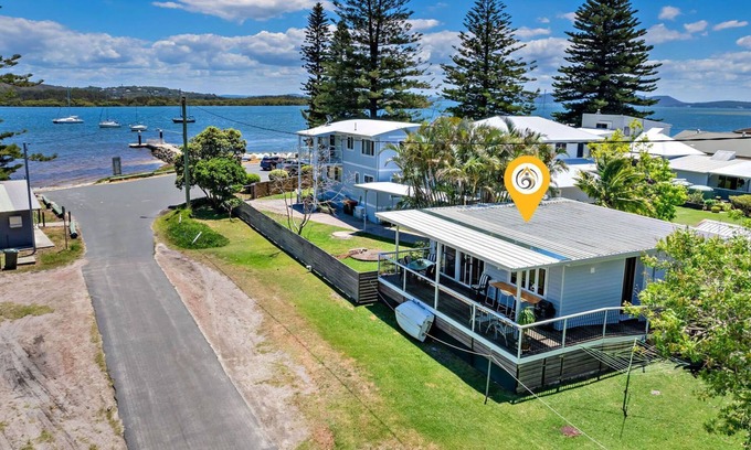 Taylors Beach House | Sunset Sails Taylors Beach NSW
