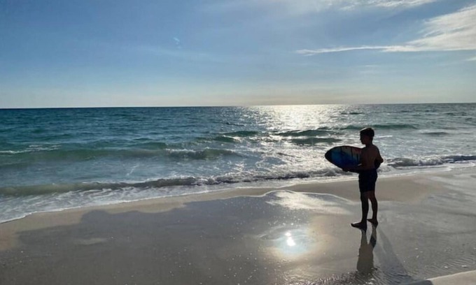 Silver Sands House | Sunset Surf House-5bdrm-12beds-sleeps14-wlk to bch